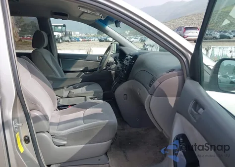 2005 Toyota Sienna Le from USA, damaged, VIN 5TDZA23C35S302652